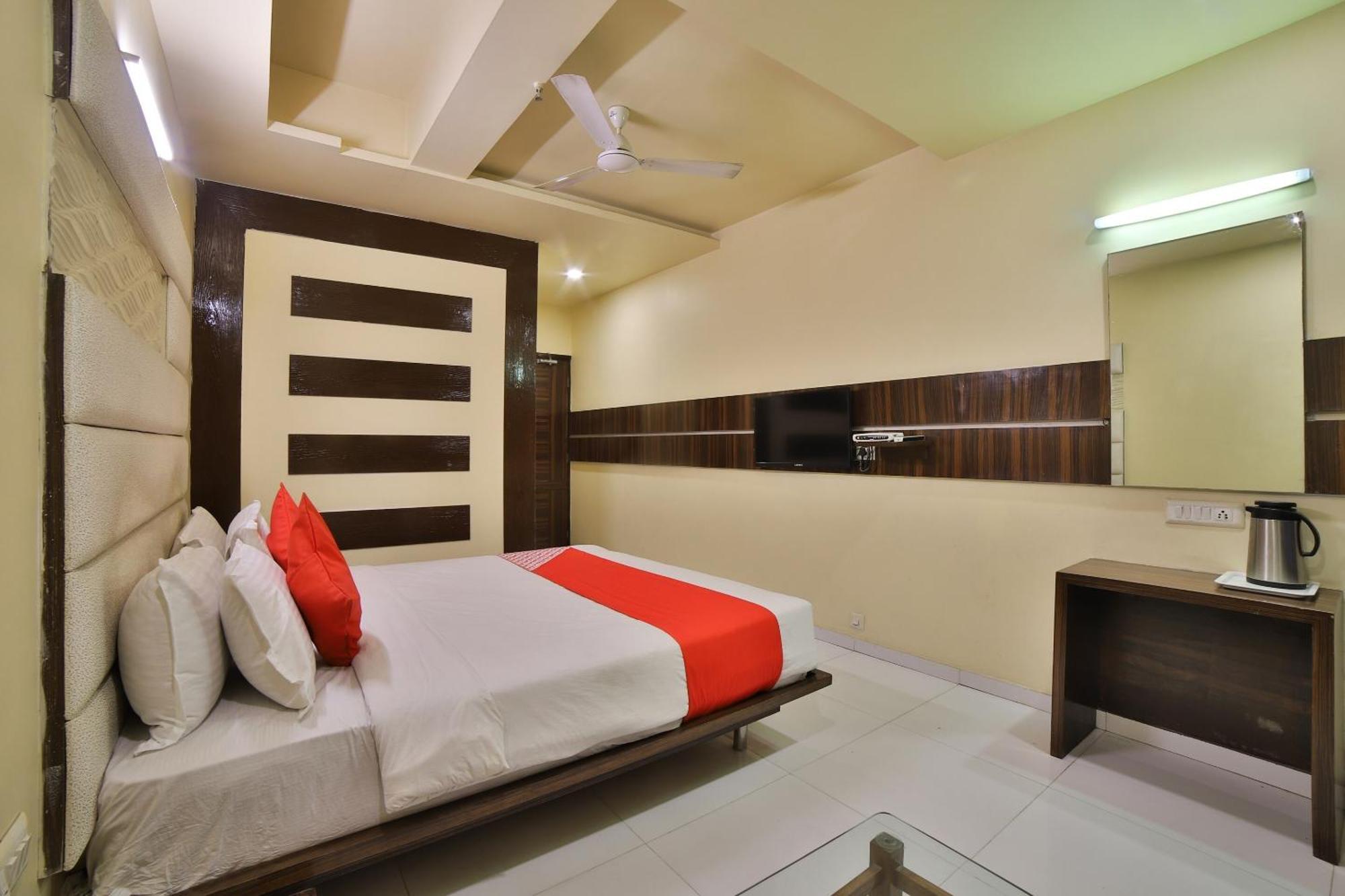Capital O Kalash Residency Αχμπανταμπάντ Εξωτερικό φωτογραφία